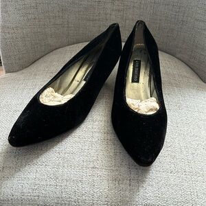 Ann Marino Black Velvet Pumps